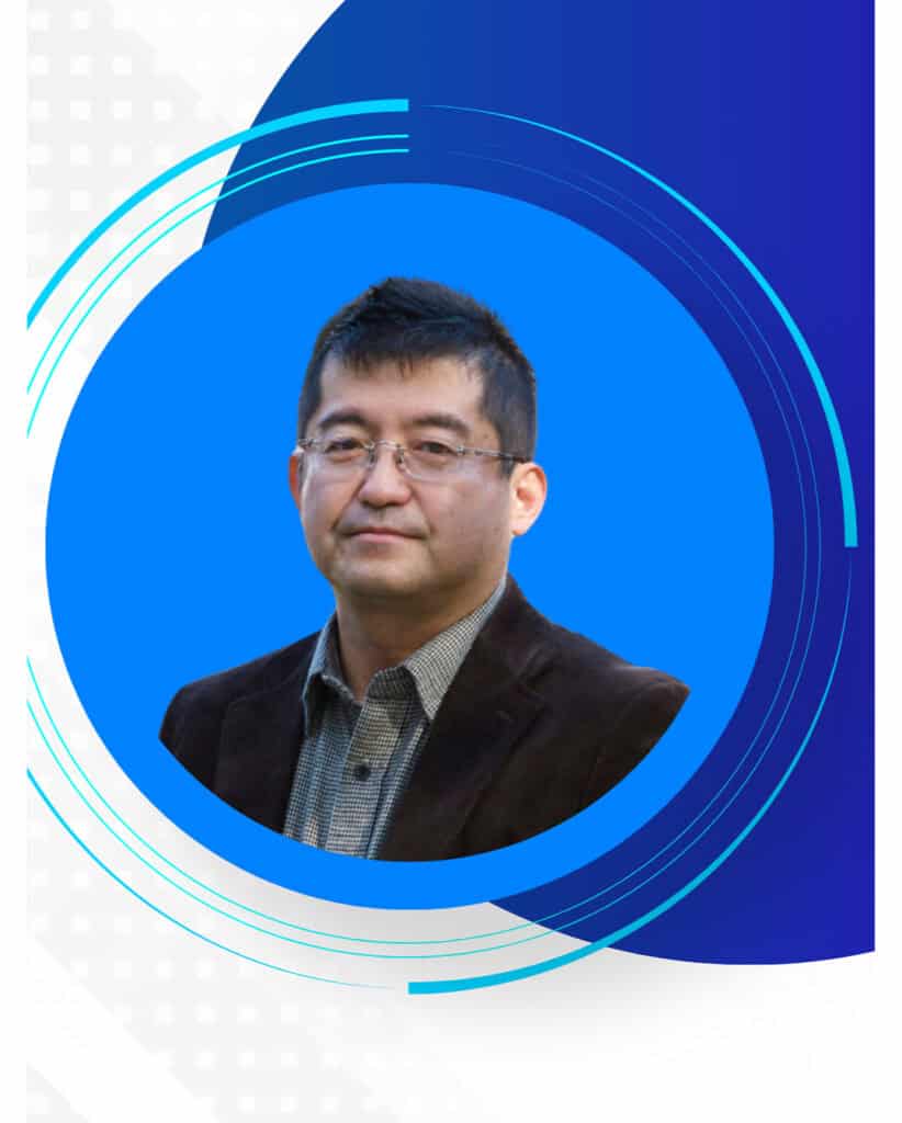 感情コーチのプロフィール写真、落ち着いた表情とビジネスカジュアルな服装が印象的です。.